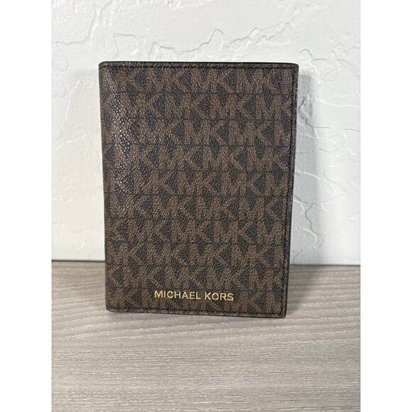 Michael Kors  Jet Set Travel Passport Holder Wallet Case Brown Logo Monogram - Picture 1 of 4